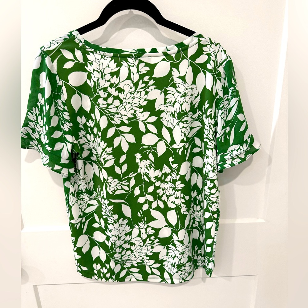 Ann Taylor short sleeve blouse. New with Tags!!!